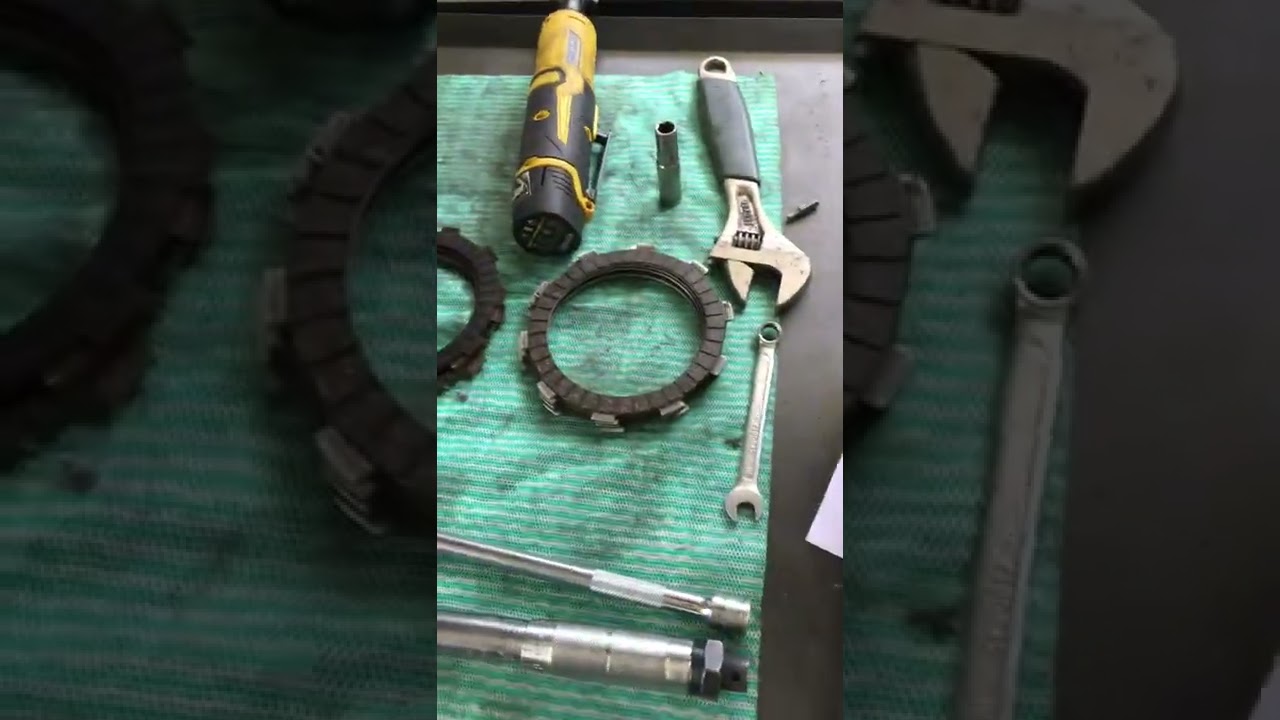 Troca de disco de embreagem da Tiger 800XCX