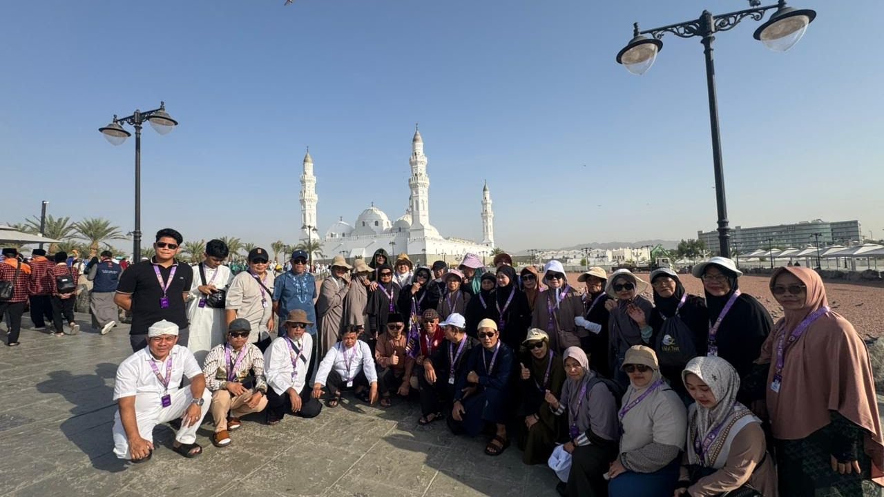 Momen Suci di Tanah Haram | UMROH KEBERANGKATAN 16 September 2025 - Pembimbing : H. Tata Sukayat