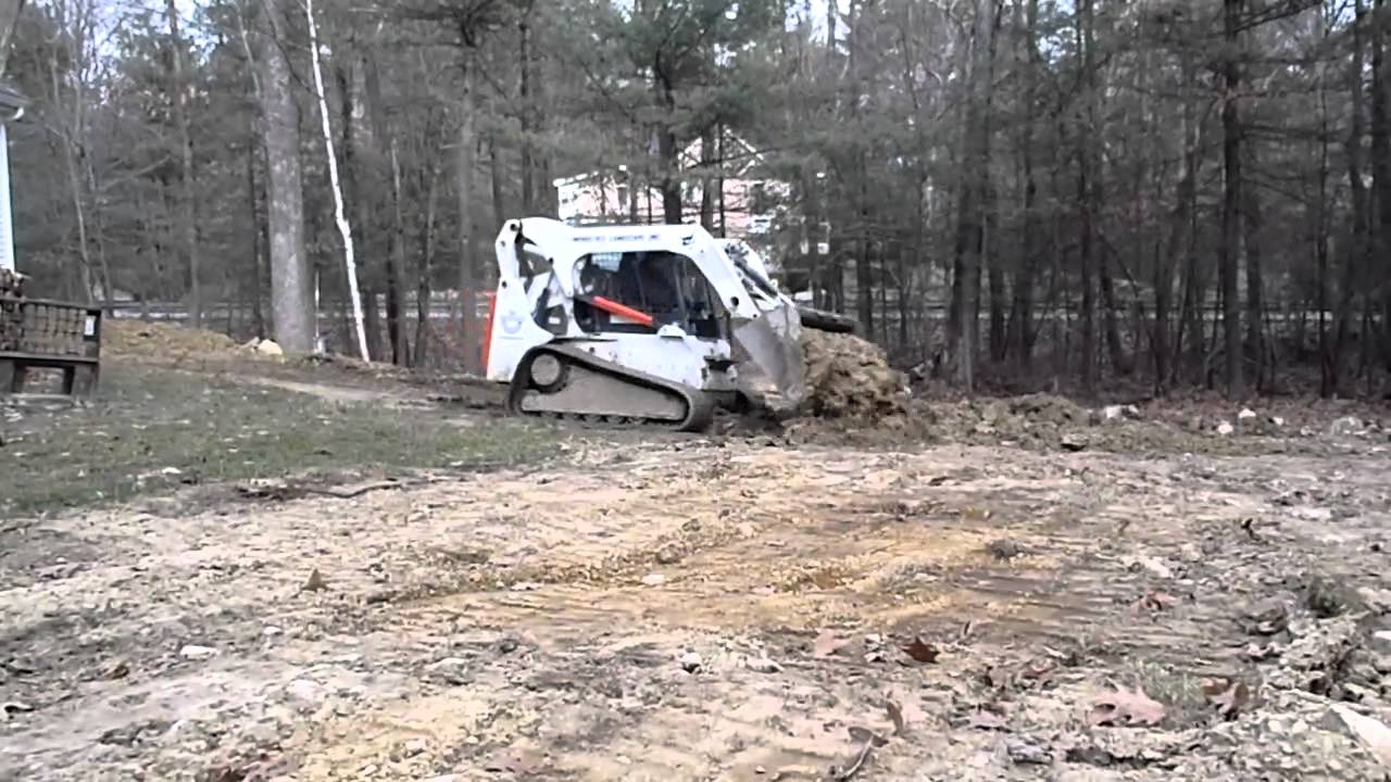 Bobcat T300 Spreading FIll