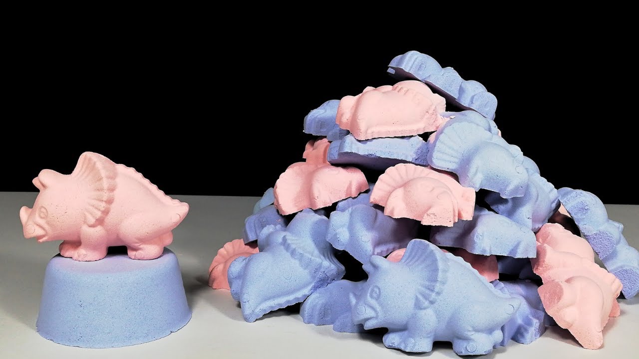 ASMR Baking Soda A Pile of Cute Dinosaurs