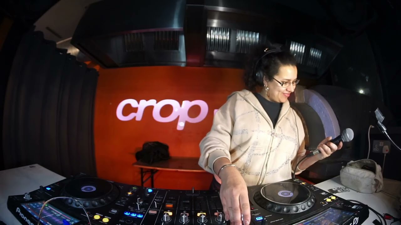 MBB - CROP RADIO - 15/12/25