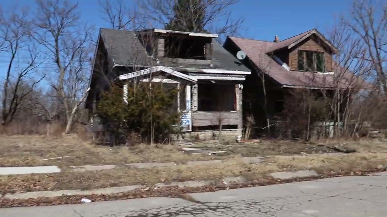 ABANDONED HOUSES ON NUERMBURG #DETROIT