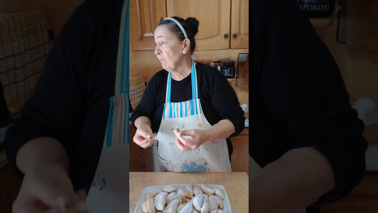 Oggi vi rallegro il palato con i sublimi ravioli dolci ripieni di ricotta e cioccolata♥️