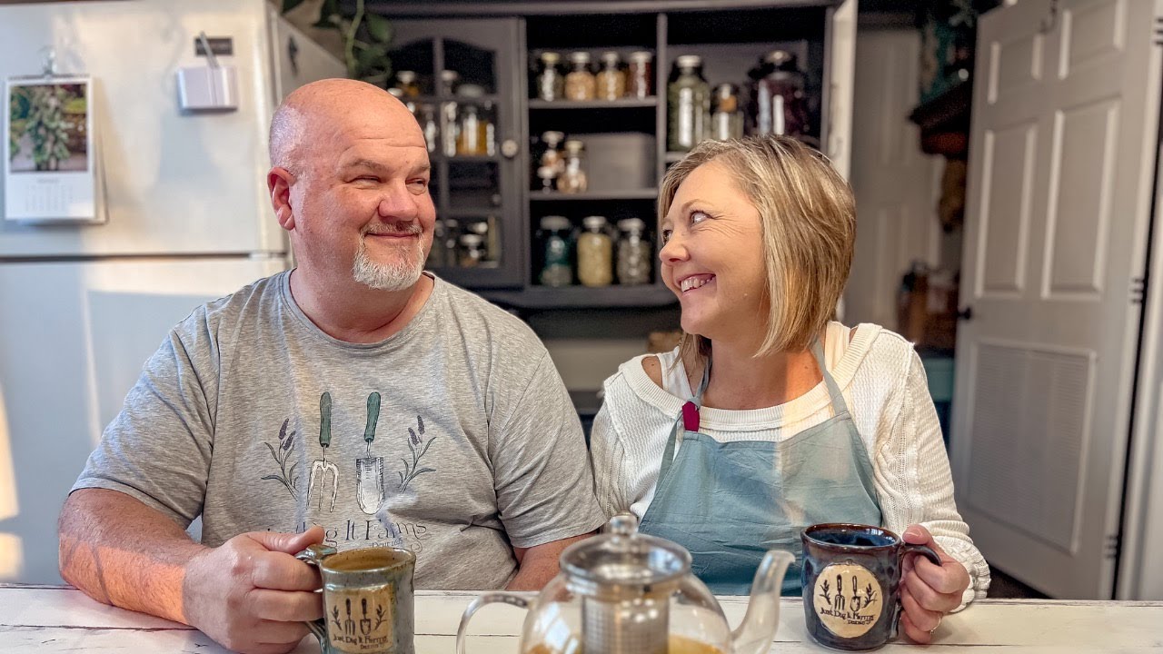 The Farm Table LIVE with Just Dig It Farms