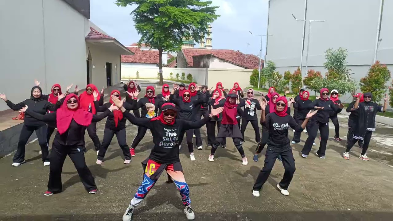 Senam kreasi Kecupan sayang musik DJ Dedy jaya hotel 