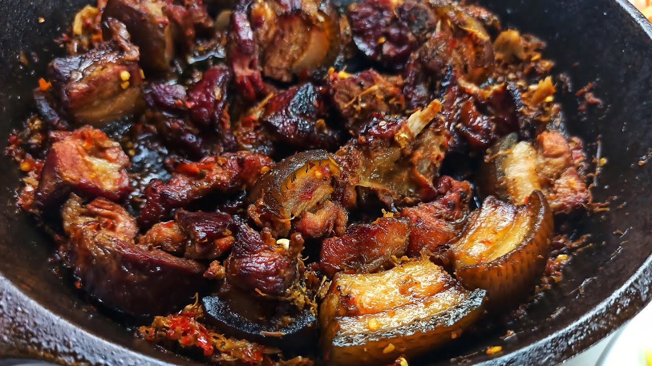 Simple smoked pork recipe| Naga dish|Dry bamboo shoot|king chilli|Nagaland | Northeast India|
