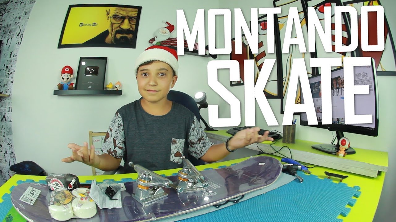MONTANDO O PRIMEIRO SKATE DA VIDA DELE!