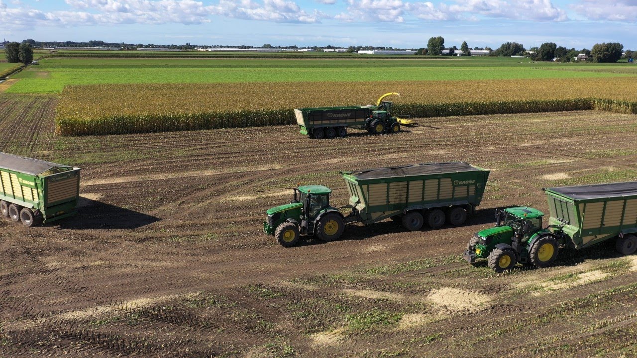 Vier maal Krone 560 TX met 56 kuub in de snijma&iuml;s