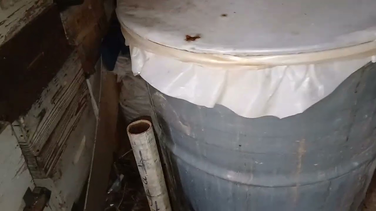 اسهل طريقة لتنظيف الاطارات المبنية المستعملة من الشمع  للحفاظ عليها للسنة المقبلة. تربية النحل