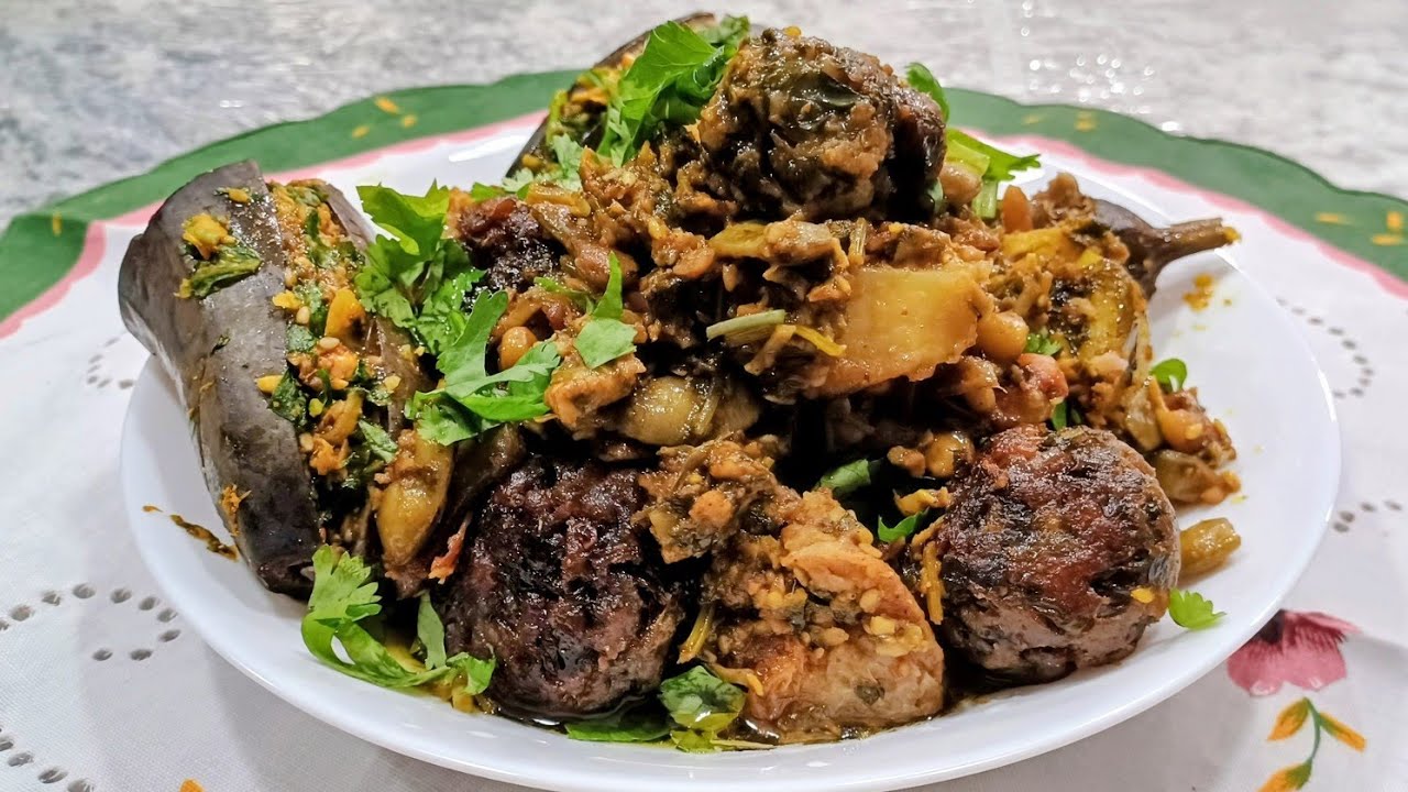 Surati Undhiu with Methi na Muthia 