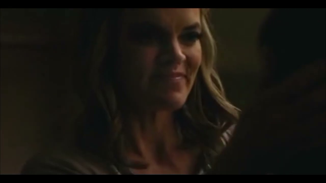 Hannah kiss Shira - Harlan Coben's Shelter S01E01