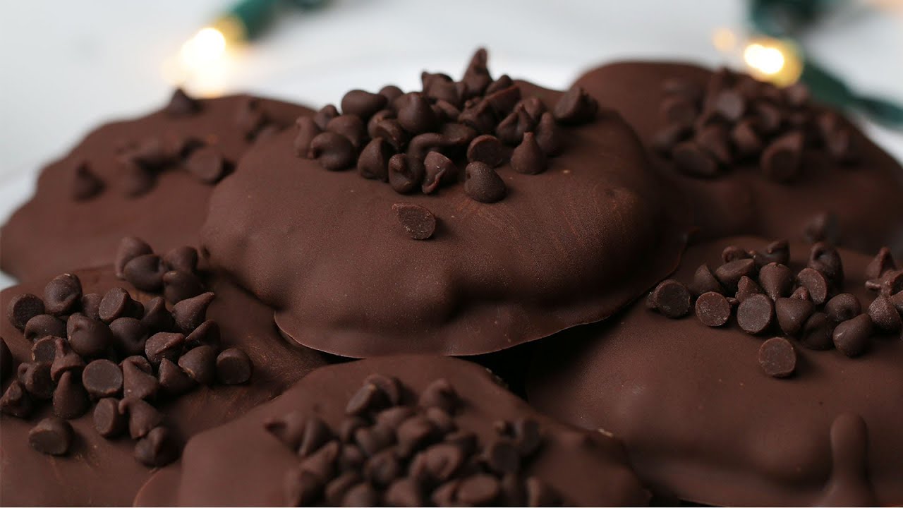 No-Bake Mint Chip Cookies • Tasty