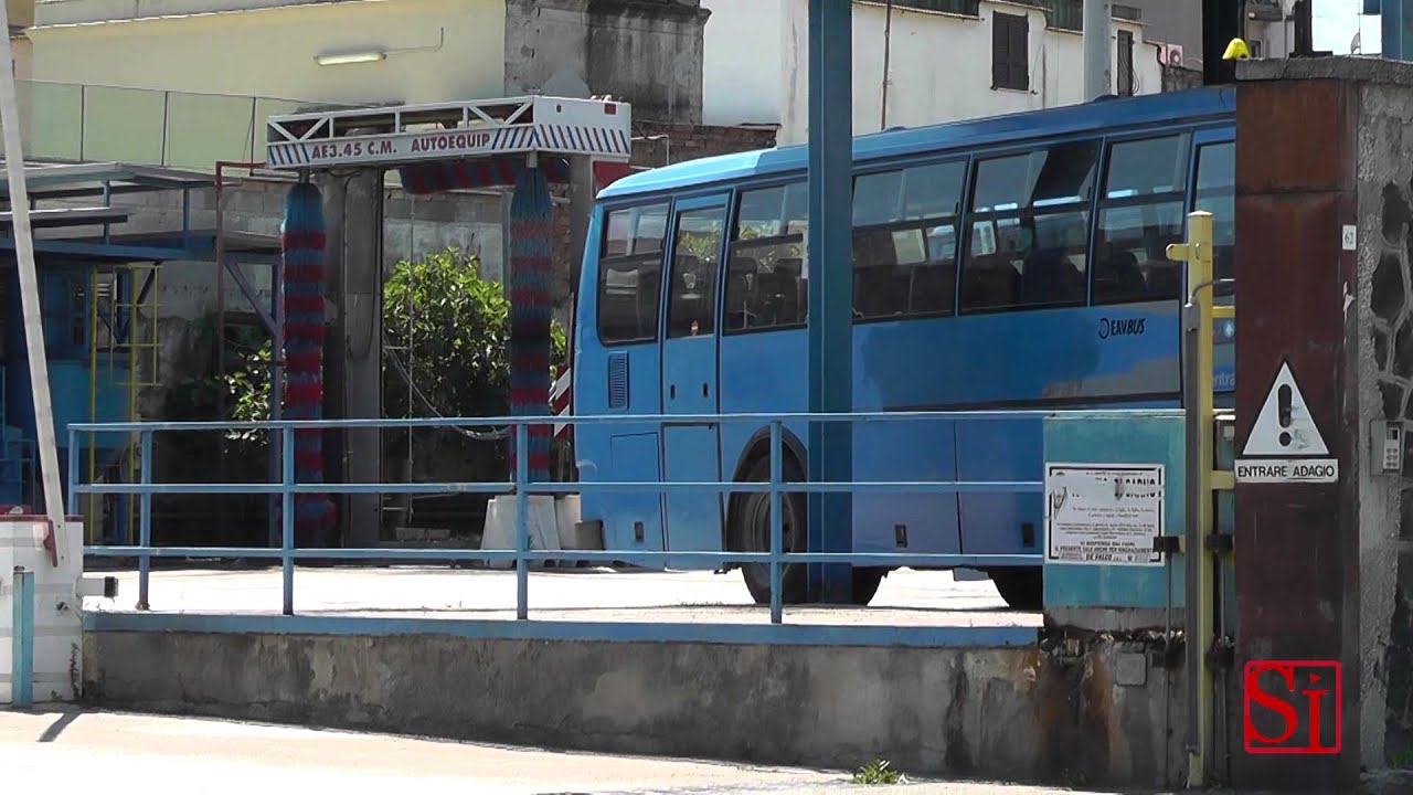 Napoli - Protesta spontanea dei lavoratori della Eavbus (07.06.13)