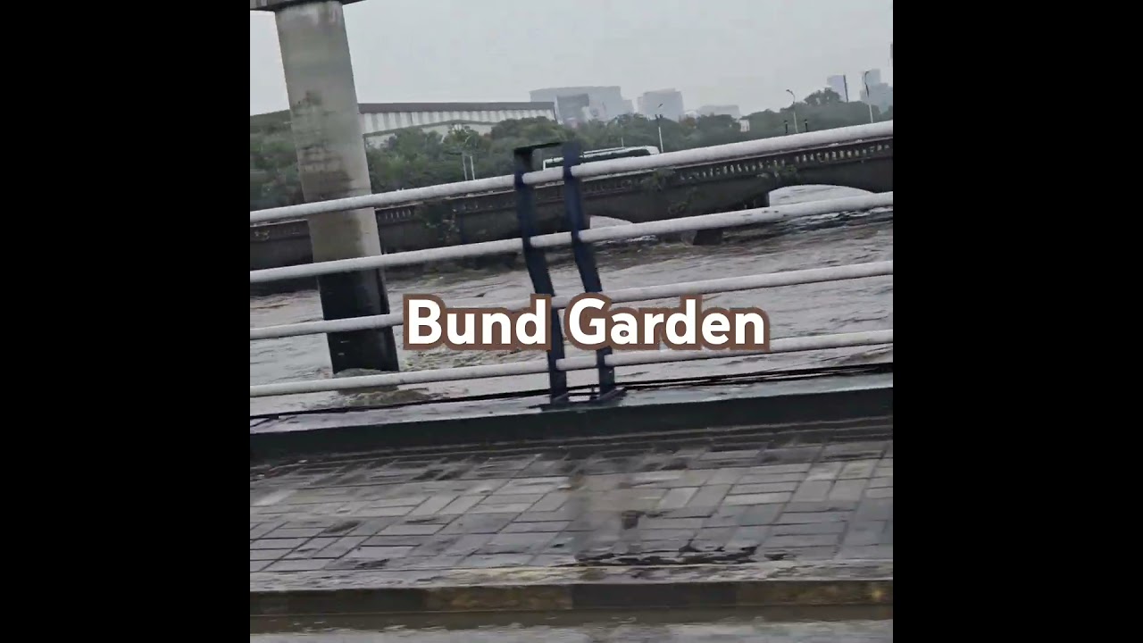 Bund garden bridge #pune #bundgardenbridge #punerain