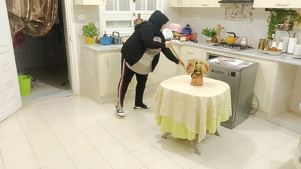 مشيت نعيد أعلاهم طردوني😒هذا اعلاش كنت غايبة على اليوتيوب رجعنا لروتين و اني ملقيتش روحي