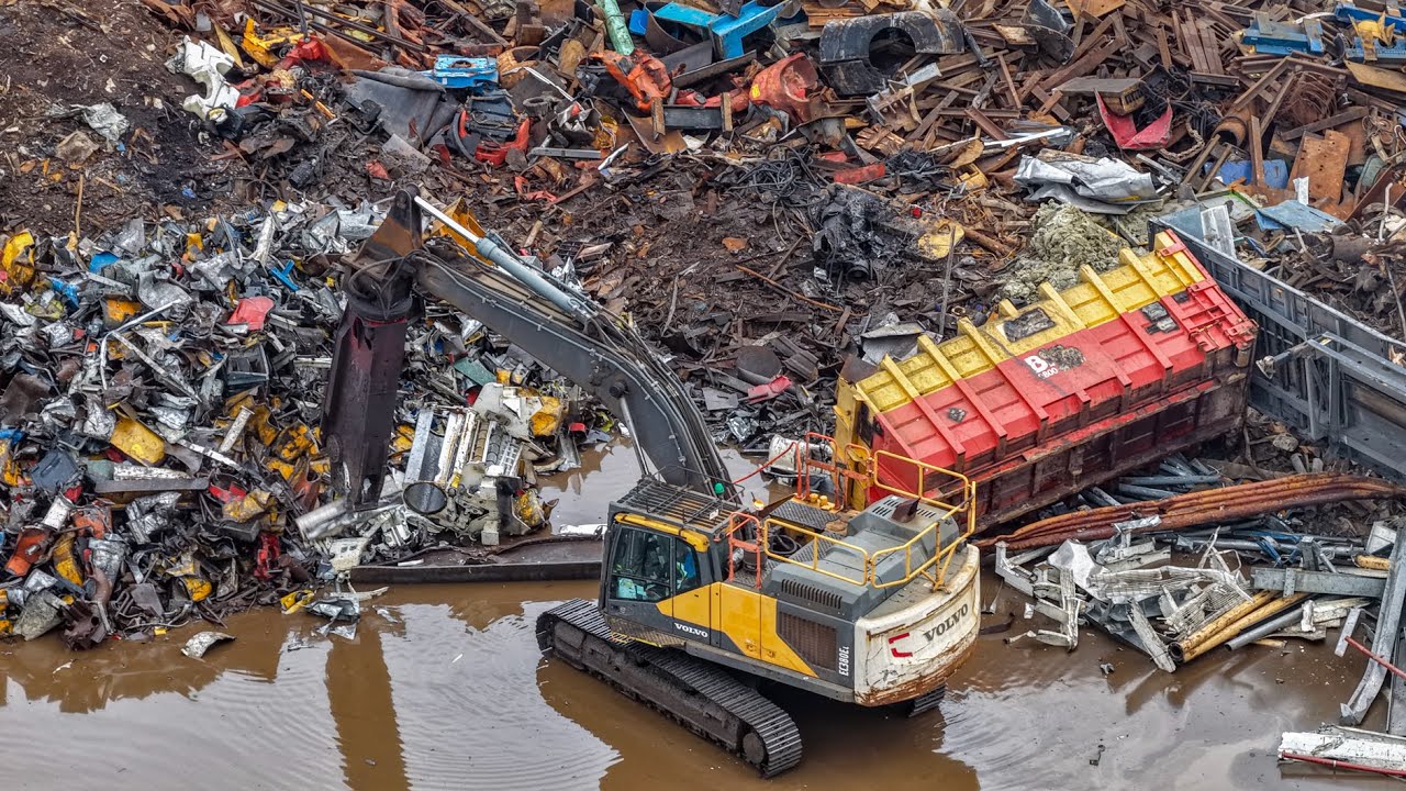 MEGA Liverpool Scrap Yard: DELOS II Ship Loading | Liebherr, Volvo, Hitachi & Sennebogen Machines 🔥