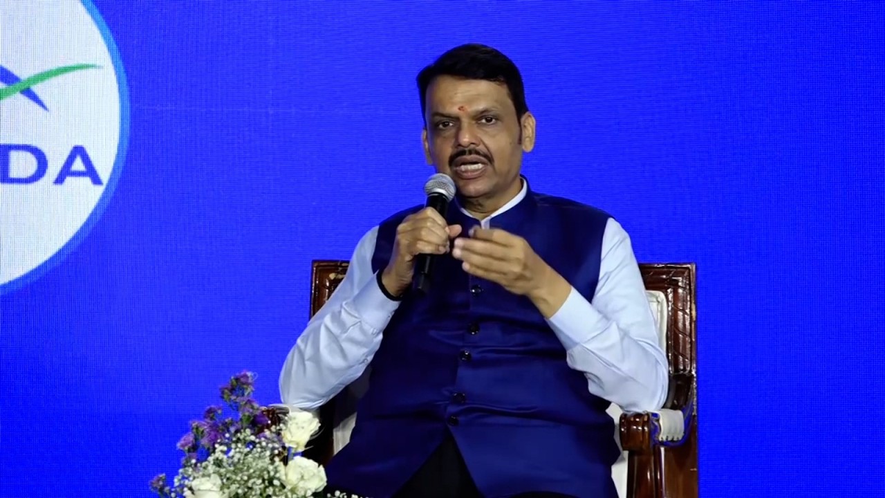 LIVE 🔴: Devendra Fadnavis Meets Industrialists at Avaada Group in Nagpur