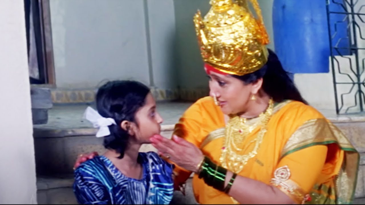 आई काळूबाई धावली चिमुकलीच्या मदतीला - काळूबाई पावली नवसाला - अलका कुबल जबरदस्त सीन