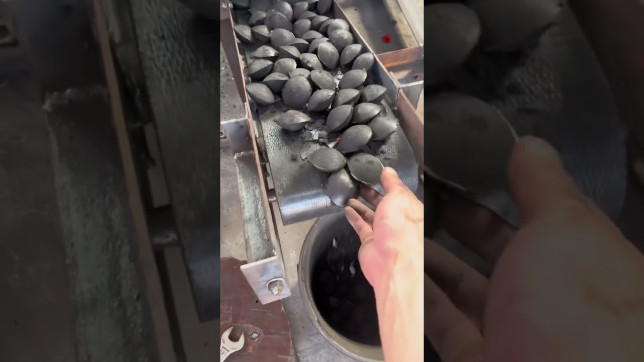 Coal briquette machine#ballpress #ballpressmachine #briquettemachine #briquette #briquettes #coal