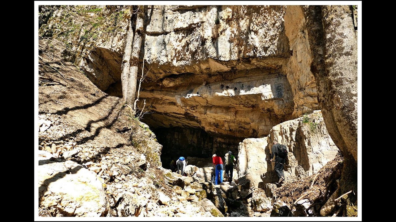 Dal Valico di Barrea a Lago Vivo passando per la Grotta dello Schievo