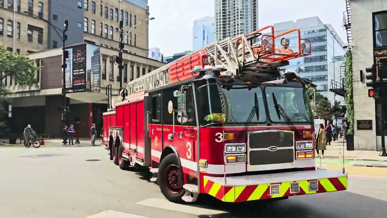 Chicago Fire Dept. Battalion 4-5-1, Squad 1 & 1A, Truck 3, Engine 42 Responding From Headquarters