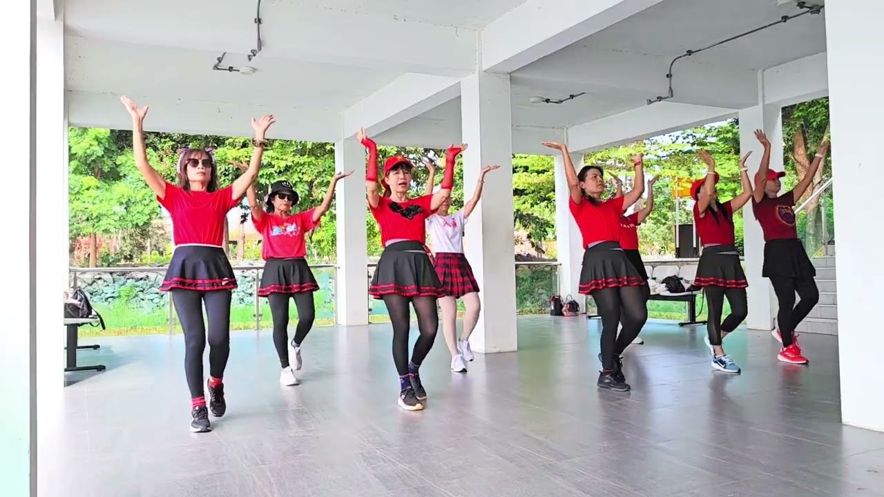 เพลงเจ้าดอกจำปารีริวประกอบเพลงผสมผสานท่าครูเล่และครูเจน#กลุ่มไลน์แดนซ์สวนใหม่สุรินทร์