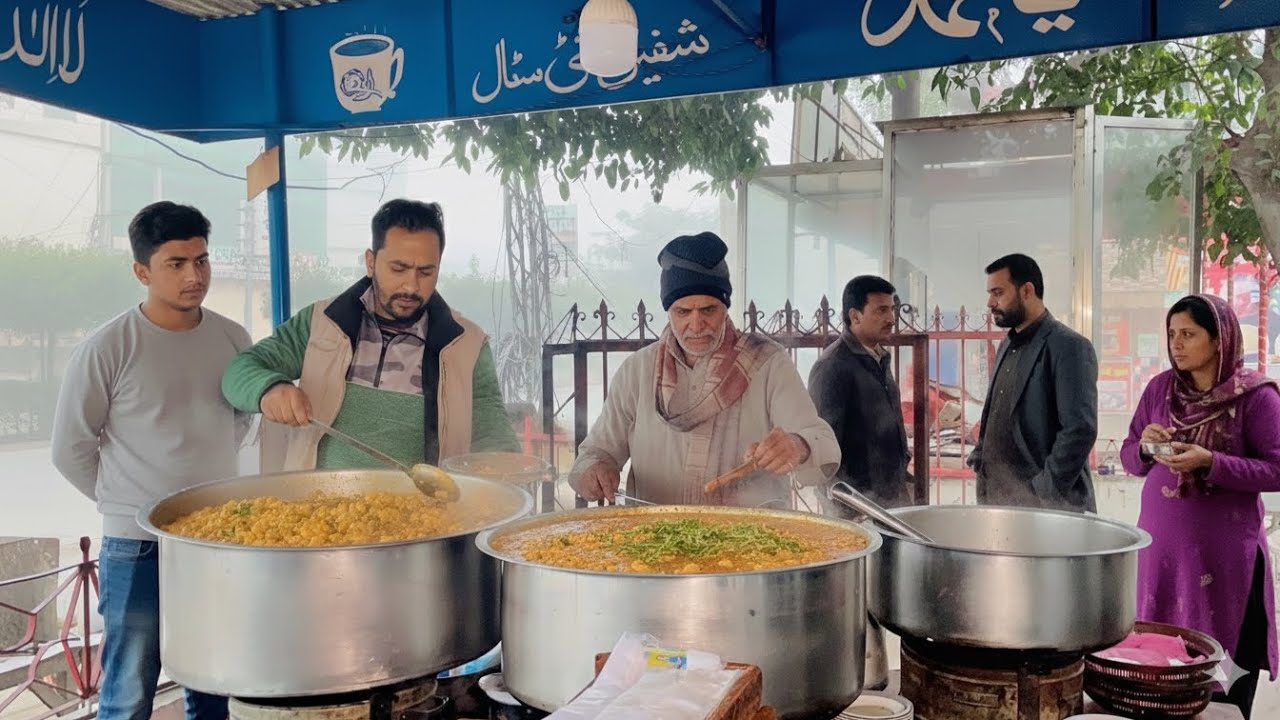 FOGGY STREET FOOD BREAKFAST!😍PAKISTANI SIRI PAYE | CHANA MUTTON PAYA - LAHORE STREET FOOD COLLECTION