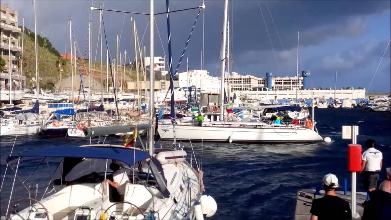 Atraque con problemas de velero en Pto. Radazul con tempestad y vientos de 60 knots