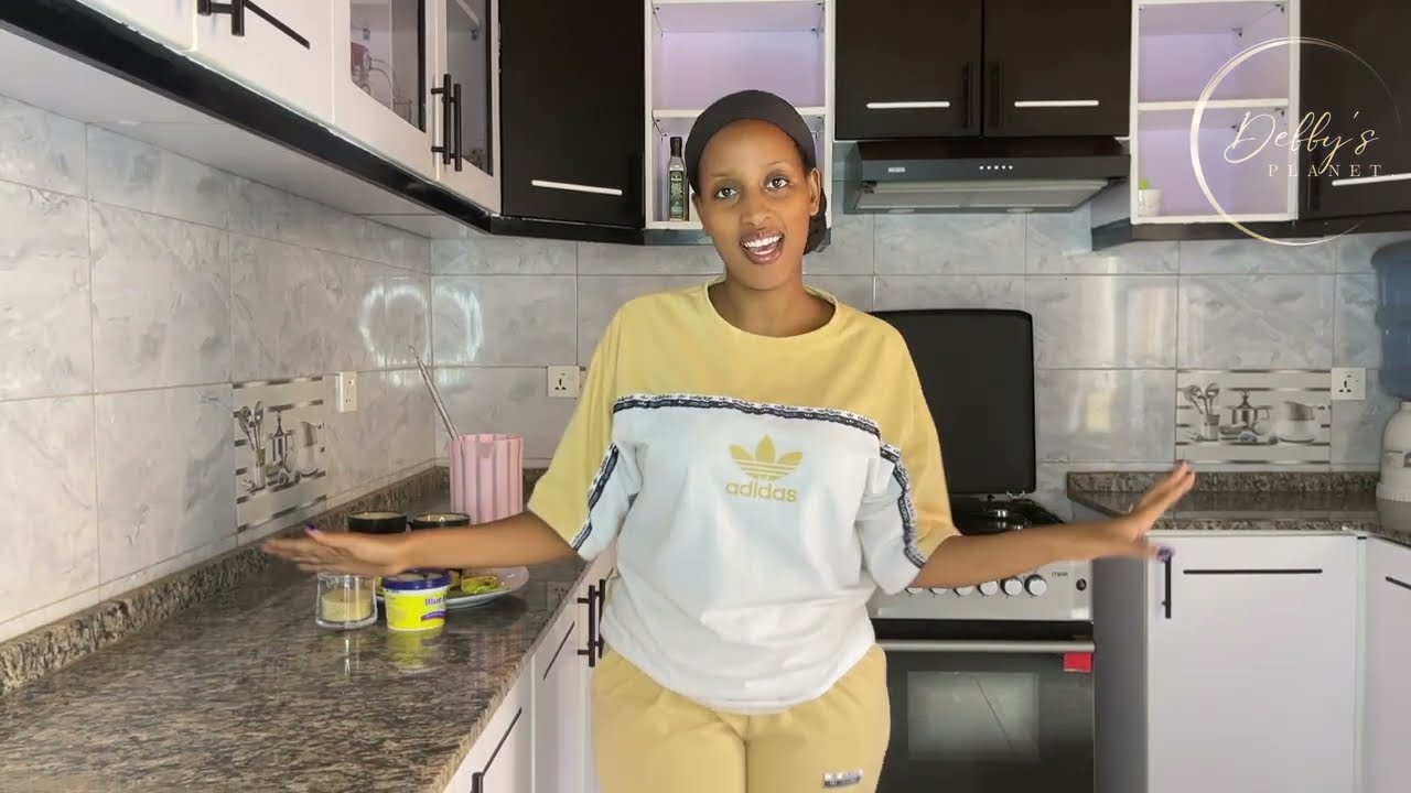 Debby adutecyeye igikoma cya biscuits kiryoshye kubiii 😋😋👌dore uko yabigeje byose kugeza mu gikombe👌