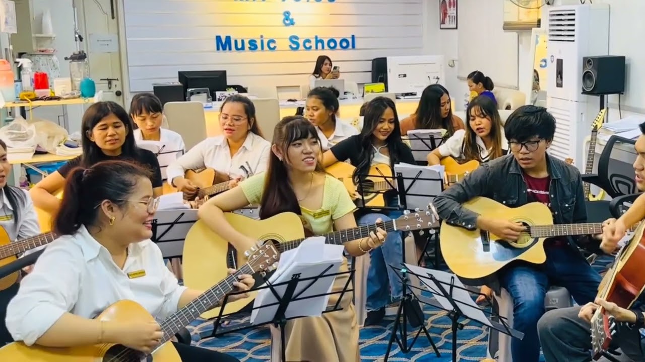 ဒီကချစ်လိုက်ရတာ | Guitar Cover by MK Music School Students