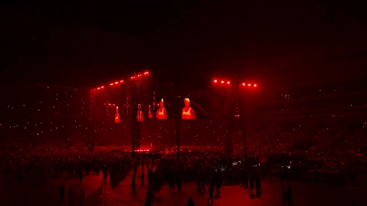 Billie Eilish: HIT ME HARD AND SOFT THE TOUR in Tokyo – Night 1 (Aug 16, 2025)