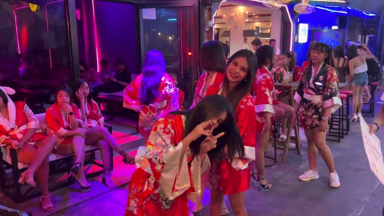 Uncensored Bangla Walking Street👙🔥Don’t Miss This Bar 👌🏻👙March 2023 Phuket Thailand Night life