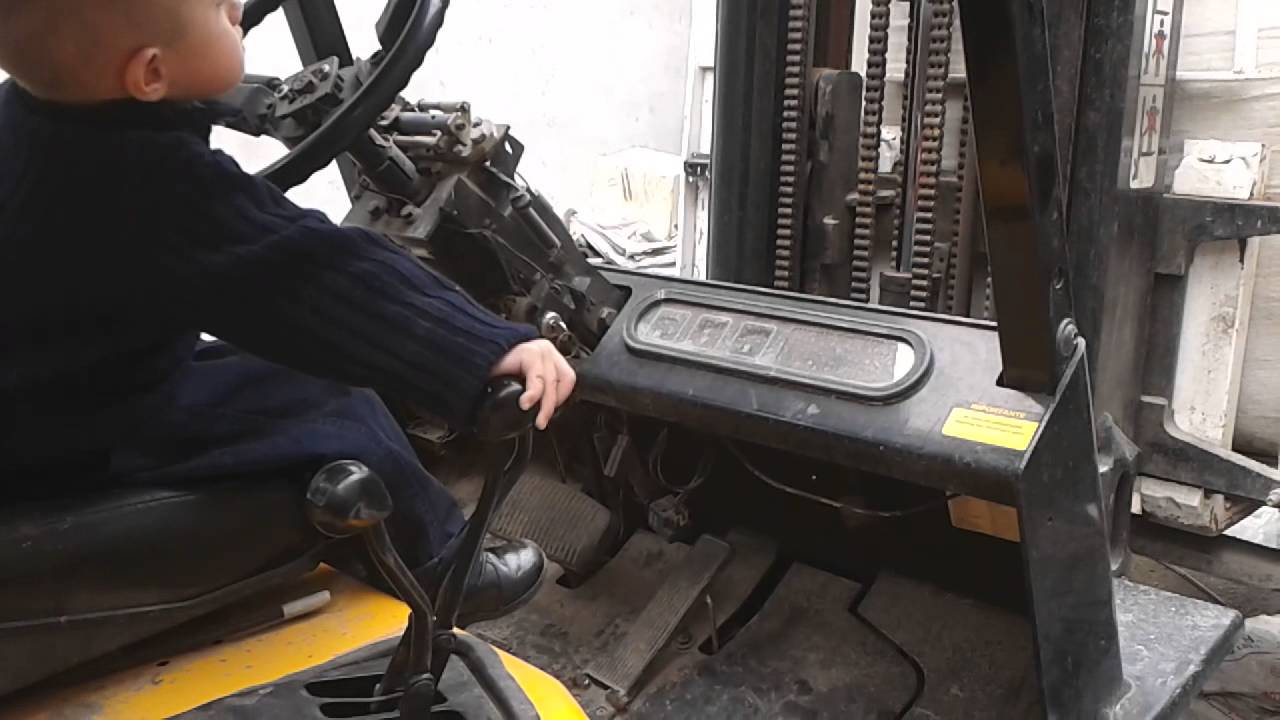 Amazing child driving a forklift 2 years old
