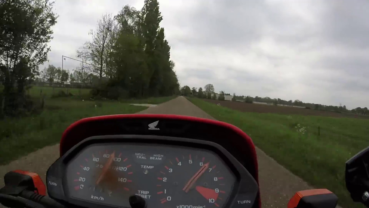Honda NX 250 speed pull