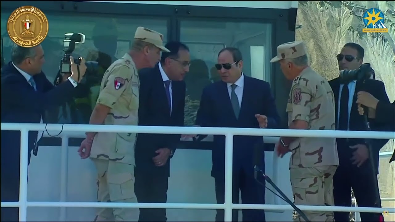 الرئيس السيسي يفتتح مجمع مصانع الشركة المصرية للرمال السوداء بمدينة البرلس