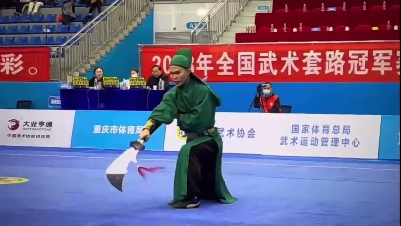 高手在民间#传统武术春秋大刀#强身健体正能量