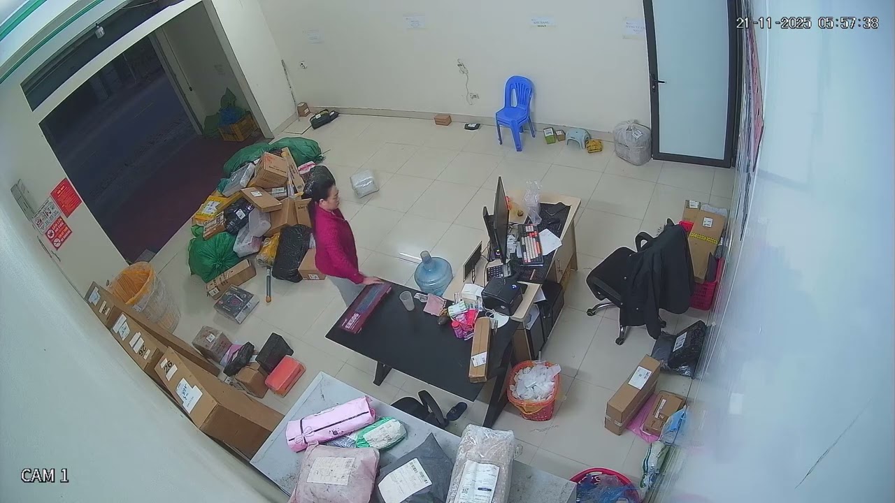 CCTV toàn trình xuống hàng, nhập kho các đơn hàng BN HUB chuyển về ngày 21/11/2025