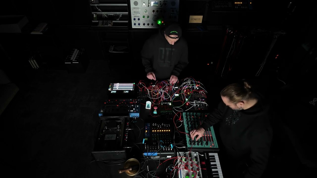 When Techno Meets Ambient - Modular Synth Live Jam | One Take
