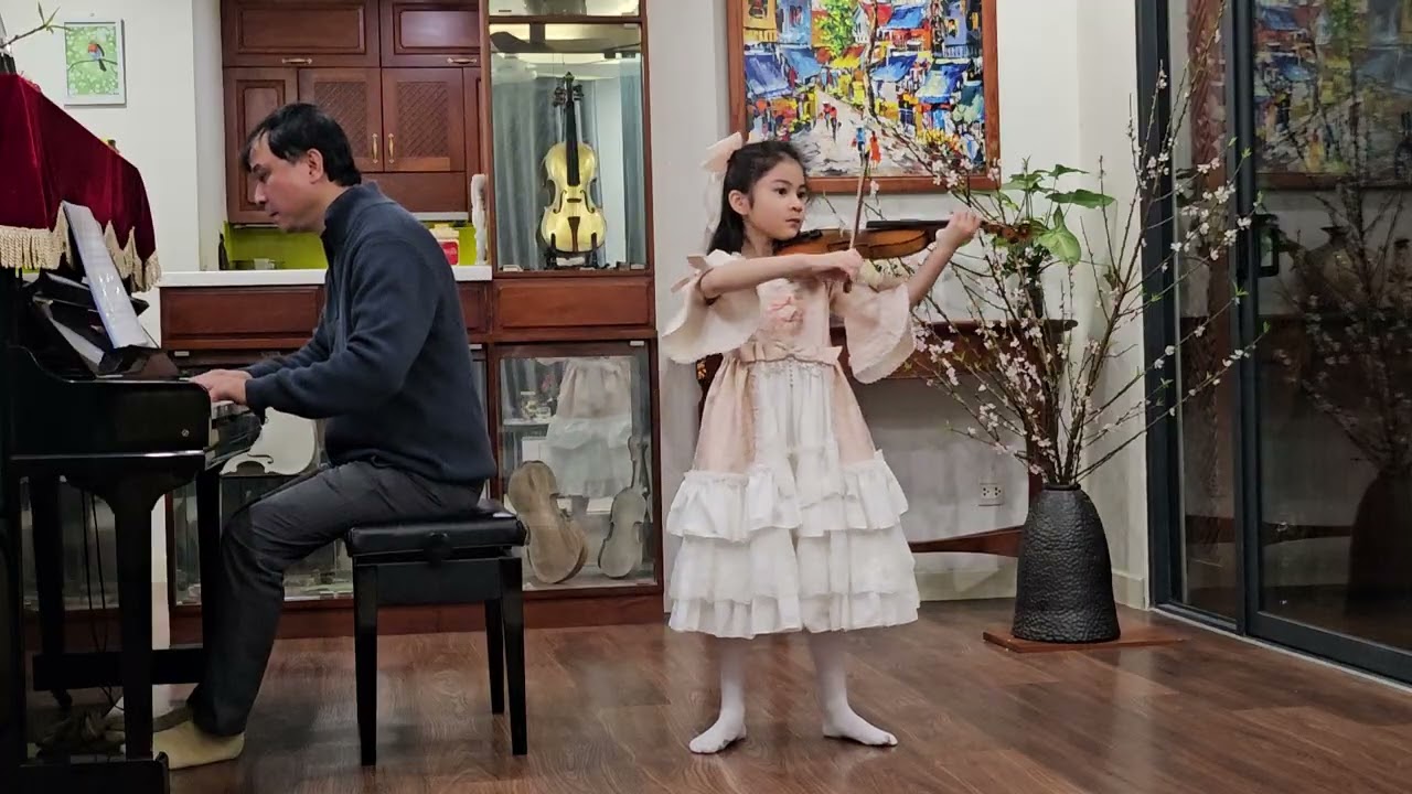 Tran Phuong Anh (Emma)_Violin Solo_Concerto in B minor 3rd Movement