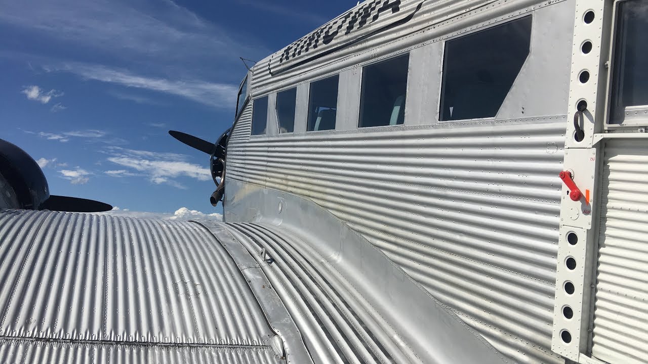 Rundflug mit JU 52 über Mönchengladbach und Umgebung