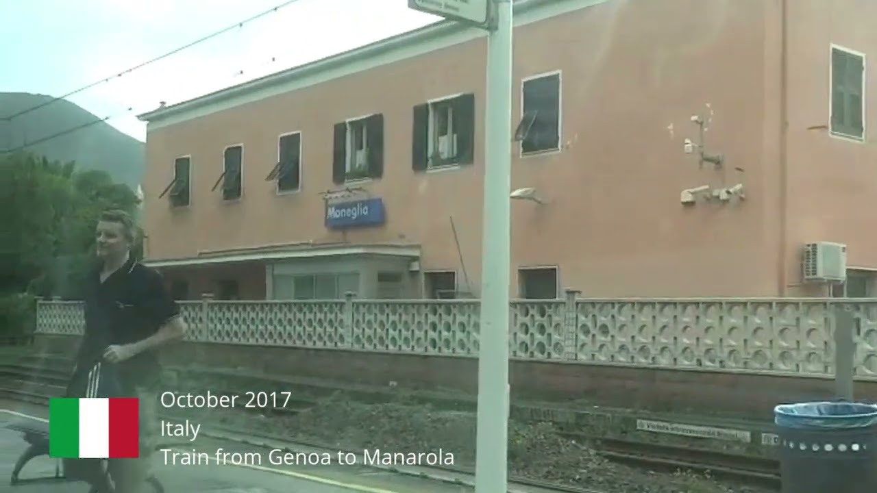 Italy /// Train from Genoa to Manarola /// Vodo Travel
