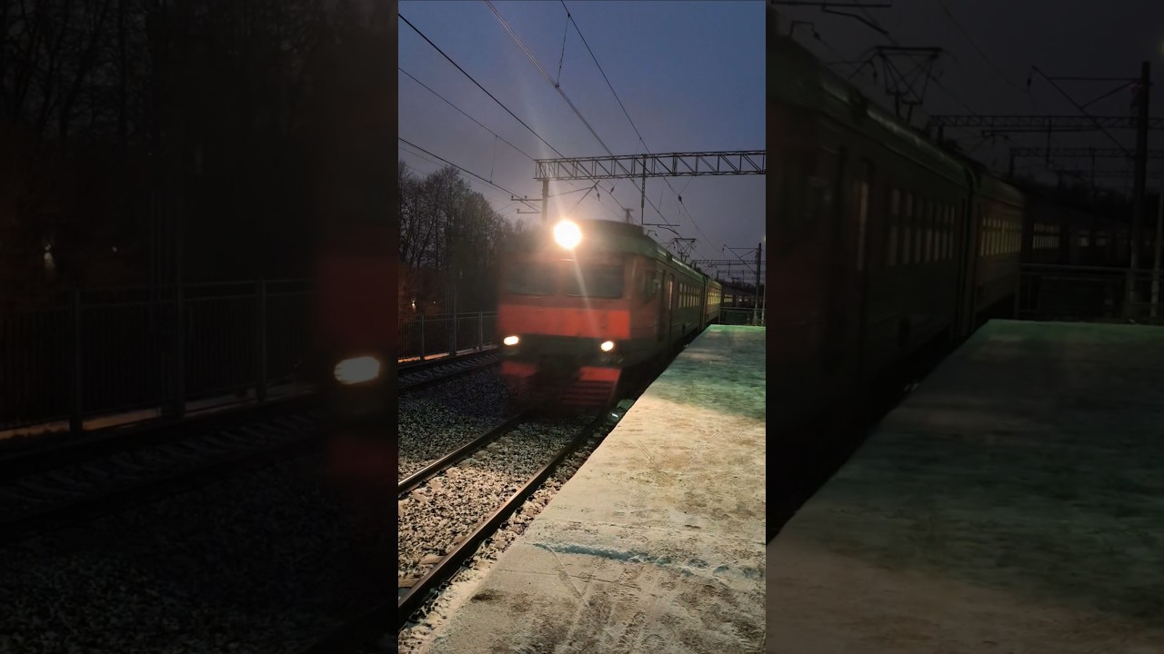 Раритет! ЭД4-0010 пролетает платформу Булатниково