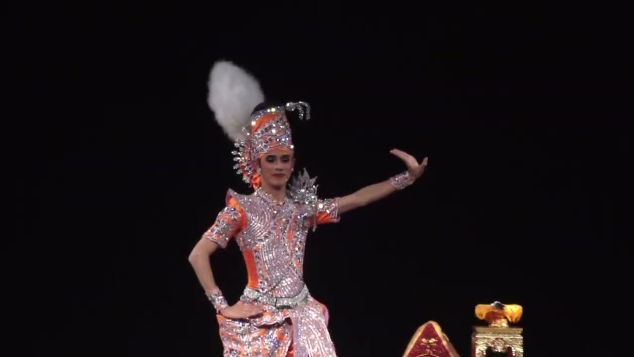 การแสดงชุด.  ลิเกแต่งตัว 