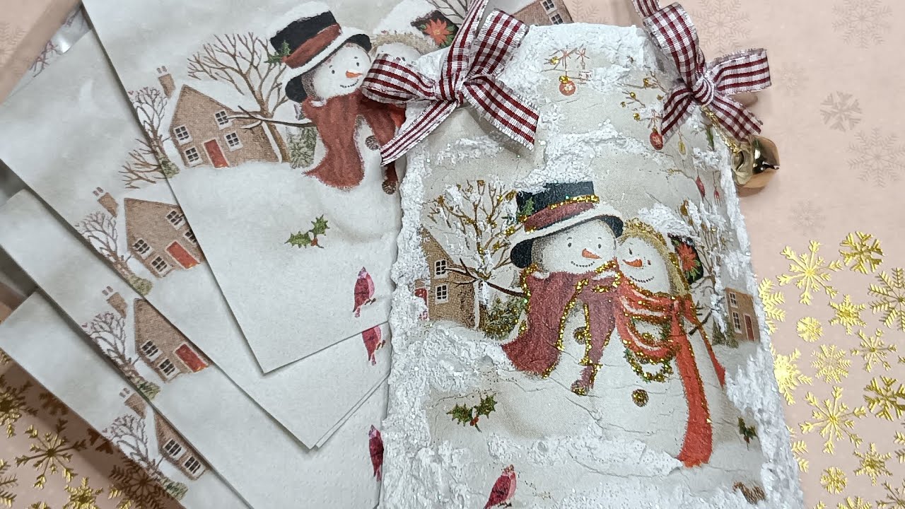 Tegolina semplicissima da realizzare ❤decorata con tovagliolini natalizi #decoupage e pasta neve