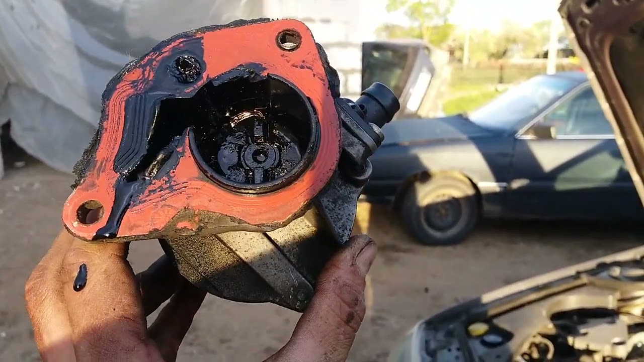 Renault 1.9 dci, dti. Как правильно снять вакуумный насос и устройство его.
