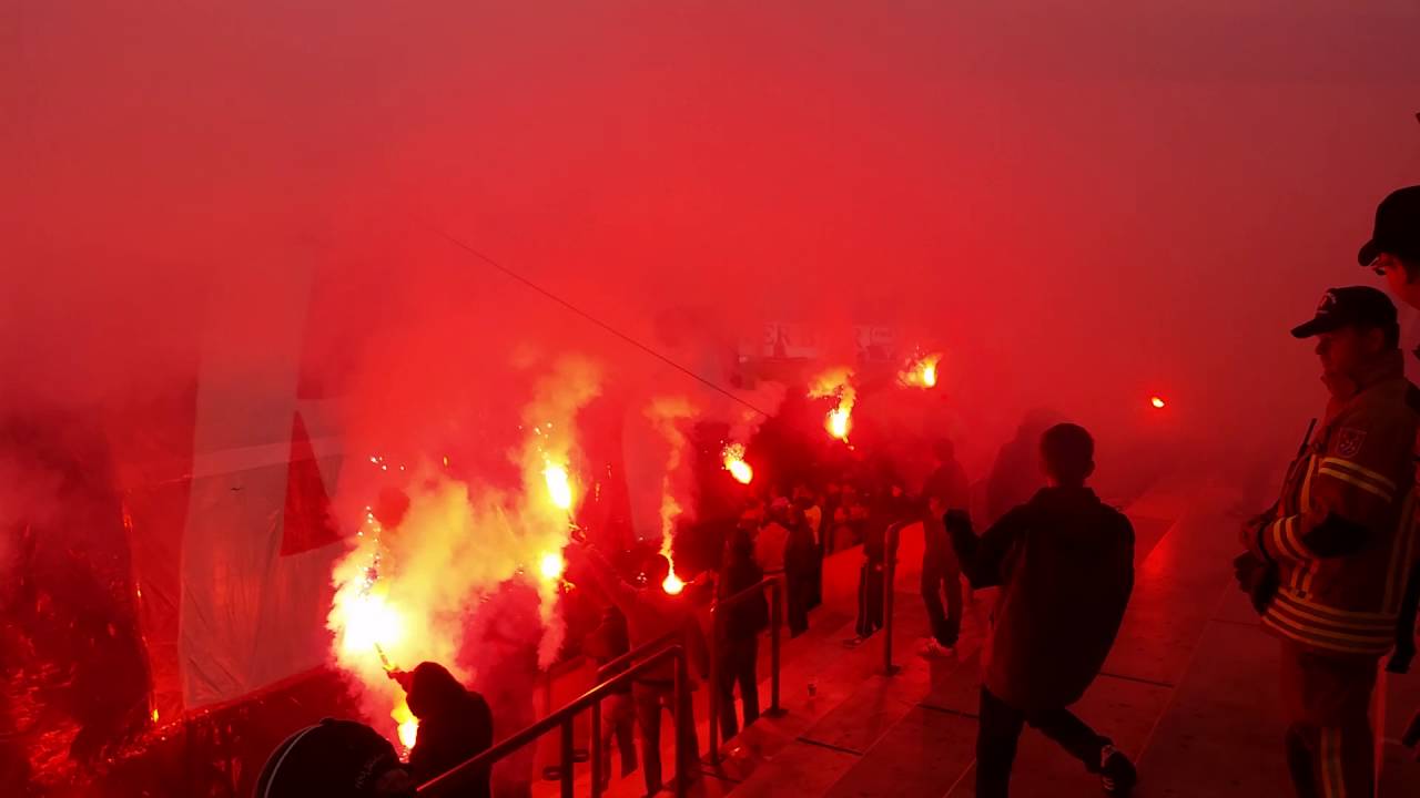 SV Ried - SK Rapid Wien 4:2 - 02.10.2016 - Choreographie
