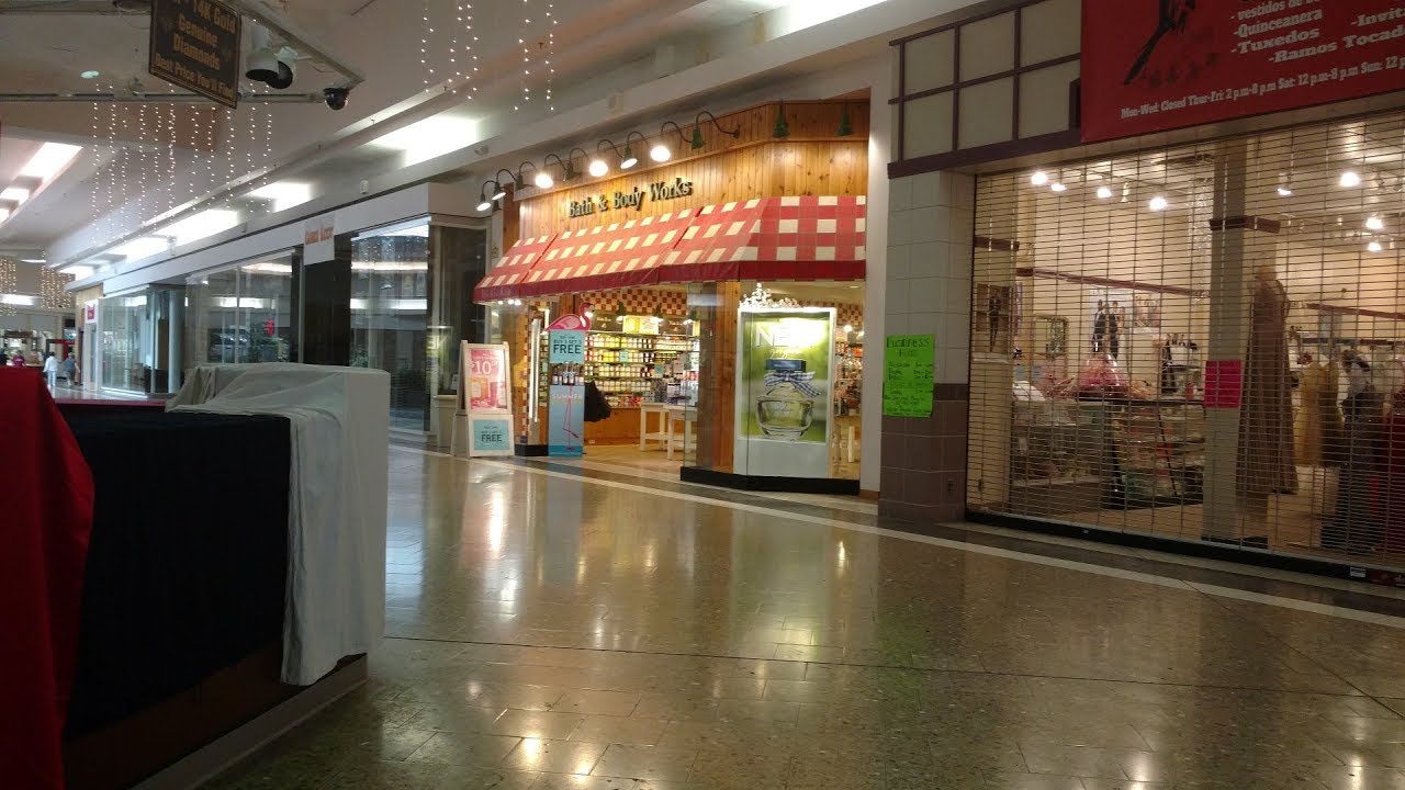 A Visit to Washington Square Mall (Indianapolis)