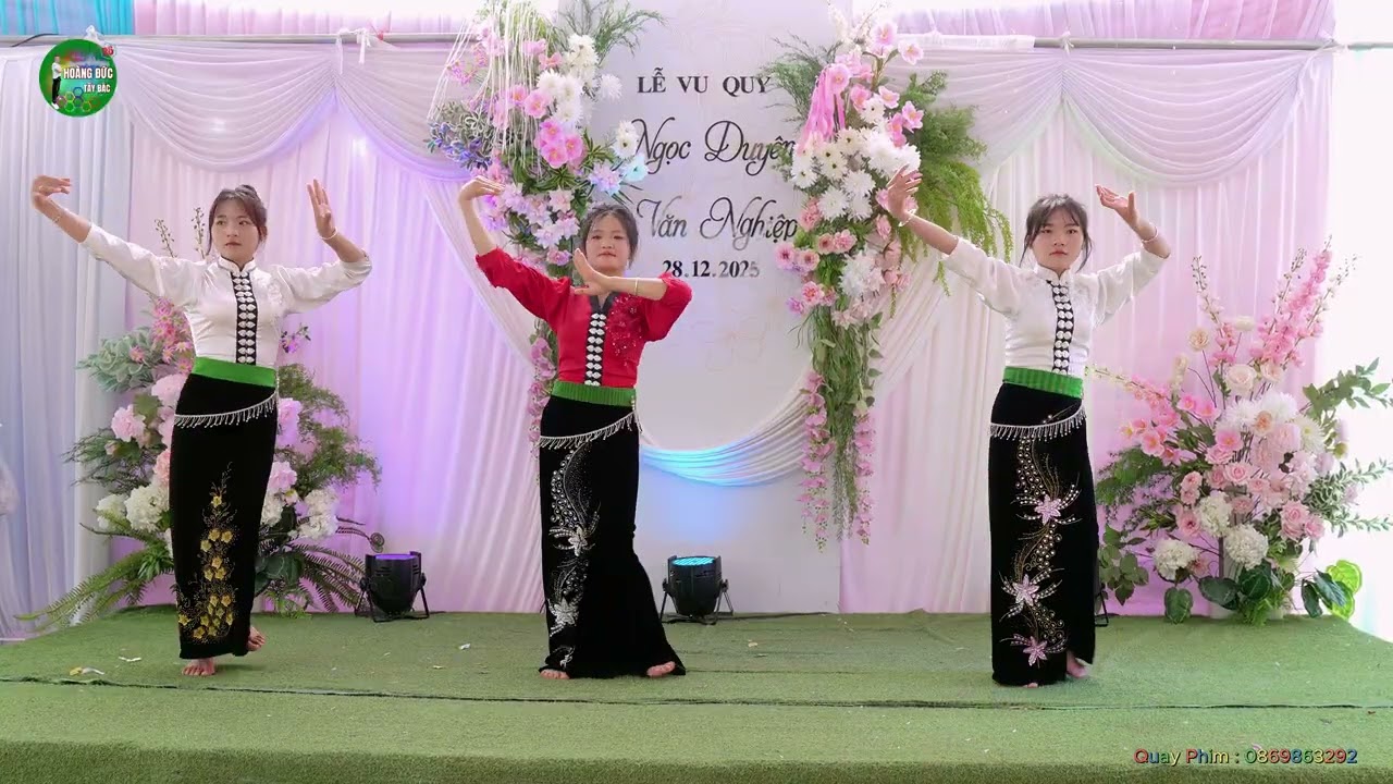 VŨ ĐIỆU À Ý A - ĐỘI MÚA GIA ĐÌNH - CÔ DÂU NGỌC DUYÊN & CHÚ RỂ VĂN NGHIỆP