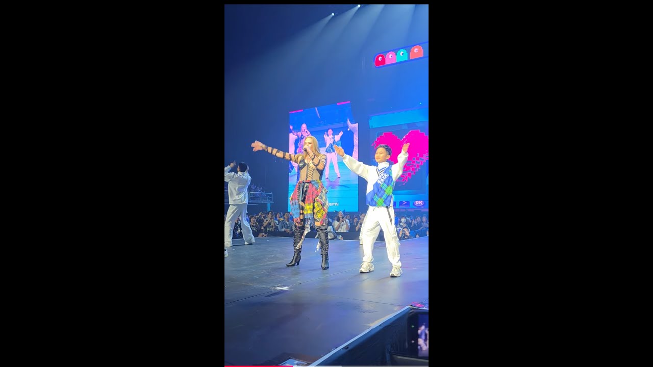รบกวนมารักกัน - ซักกะนิด ✩ ทาทา ยัง 『90'S X2 SUPER CONCERT D2』