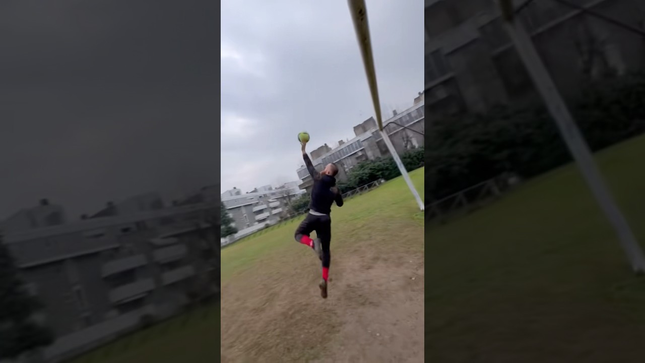PARATA FINITA MALE⚠️🚑 #gk #goalkeeper #football #goalkeepersaves